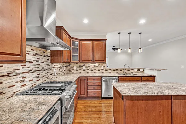 $622,500 | 7125 Linn Cove Court, Roanoke, VA 24018