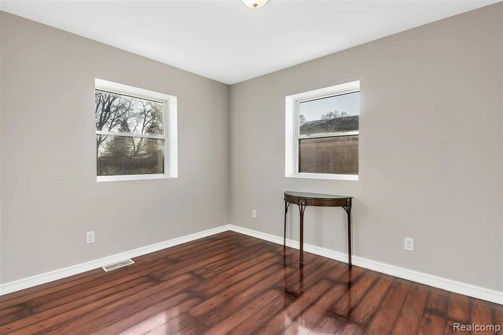 48637 Bemis Road Belleville, MI 48111 - Photo 19 of 42