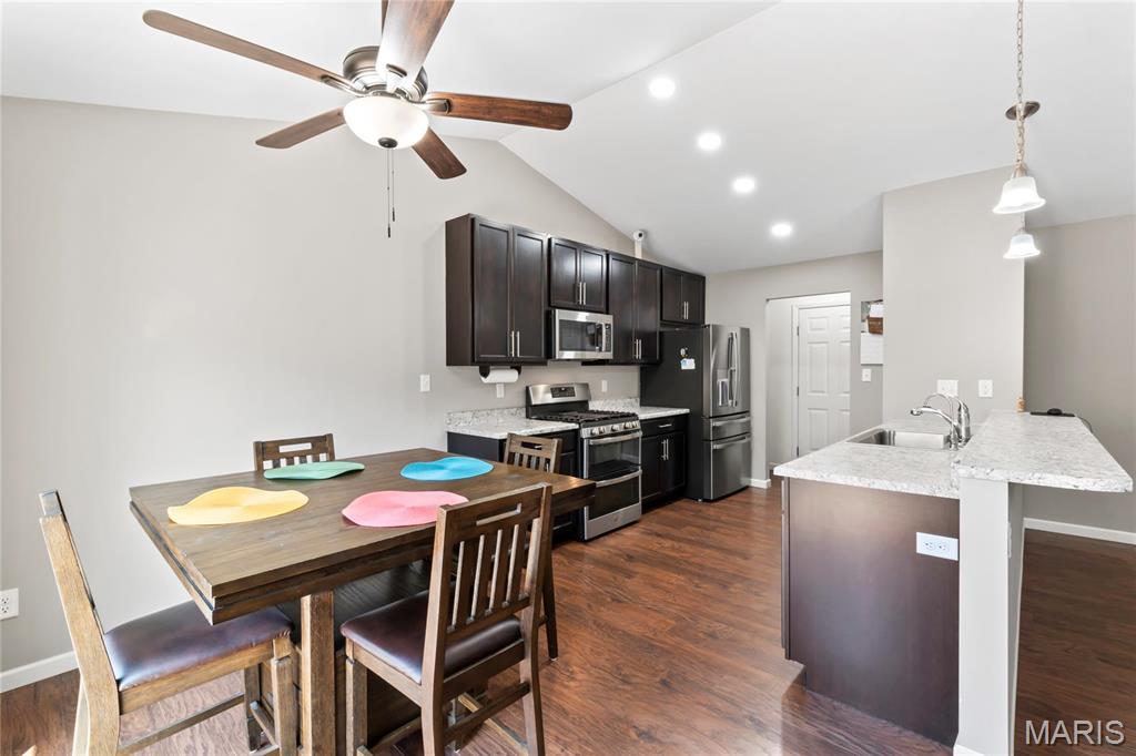 813 Boulder Crest Court Eureka, MO 63025 - Photo 18 of 33