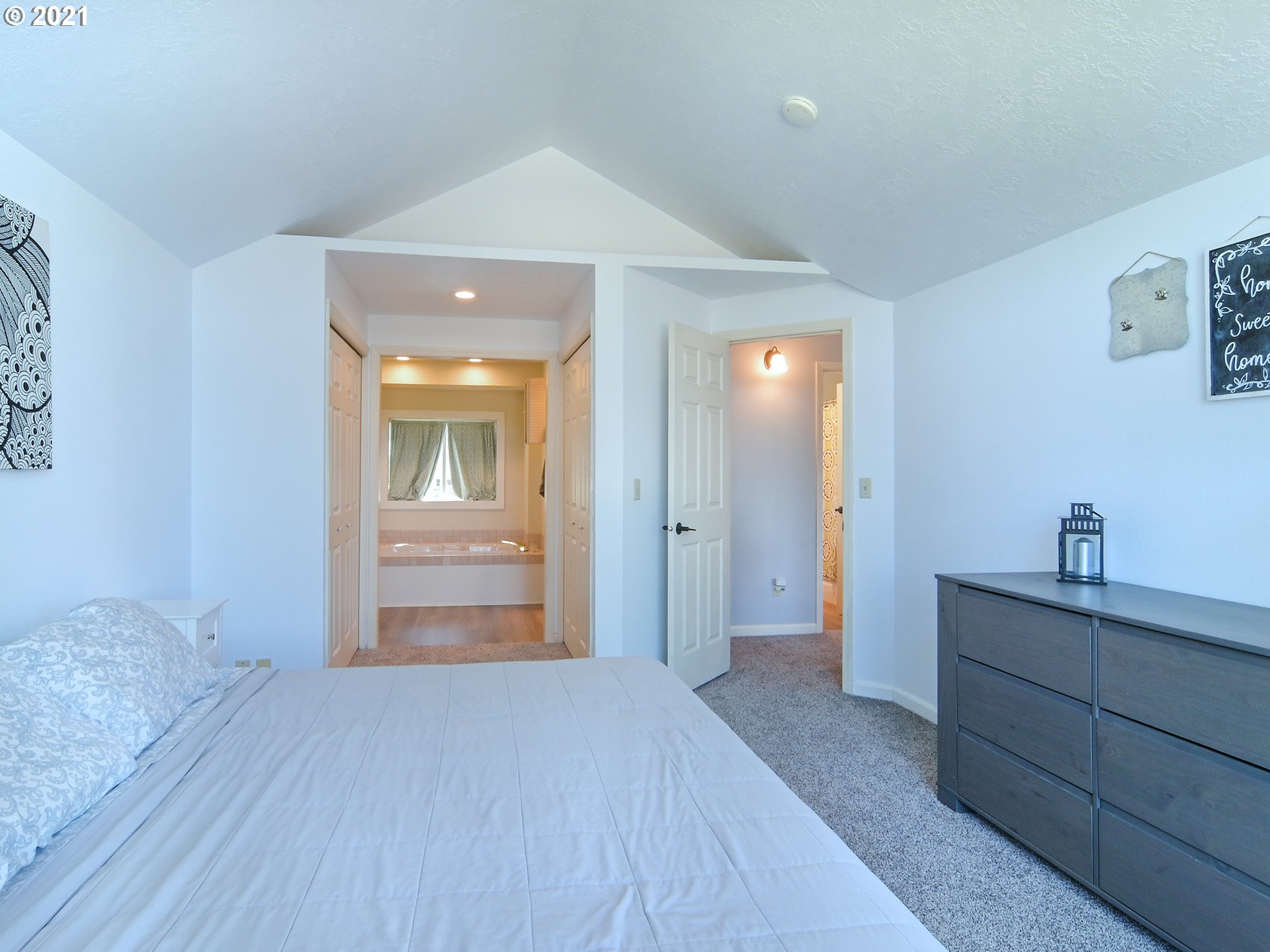 430 67th Street Springfield, OR 97478 - Photo 13 of 30