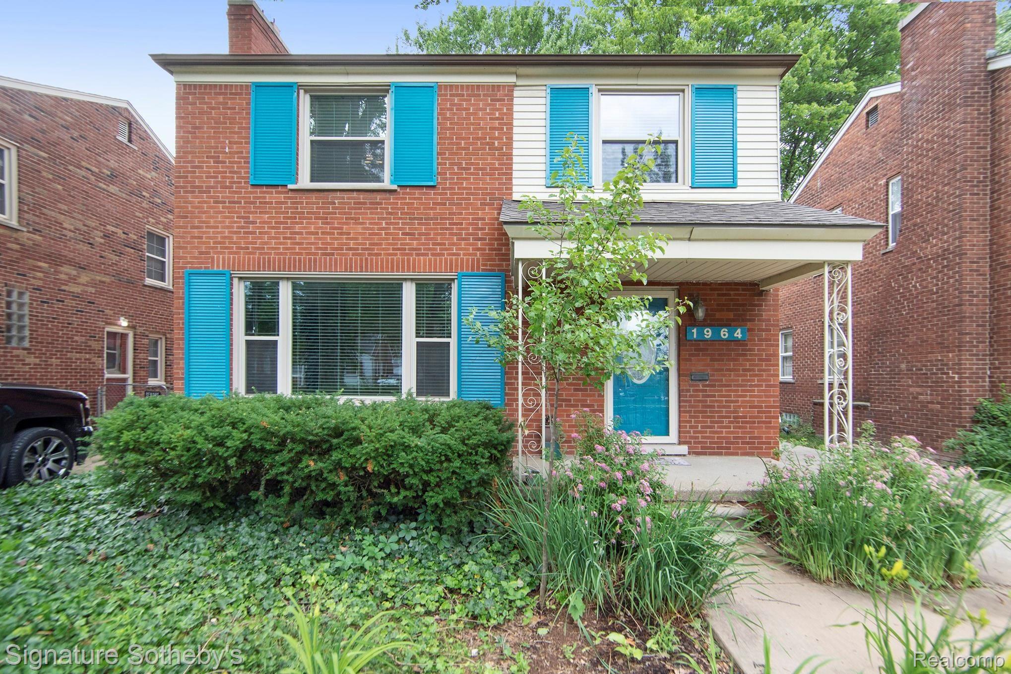 1964 Prestwick Road Grosse Pointe, MI 48236 - Photo 1 of 37 BPG_1856.jpg