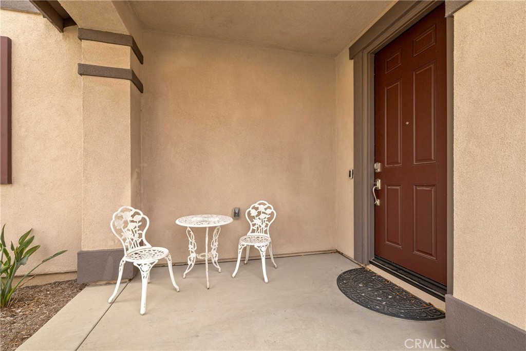 2476 Gunner Ridge Way Rialto, CA 92377 - Photo 7 of 34