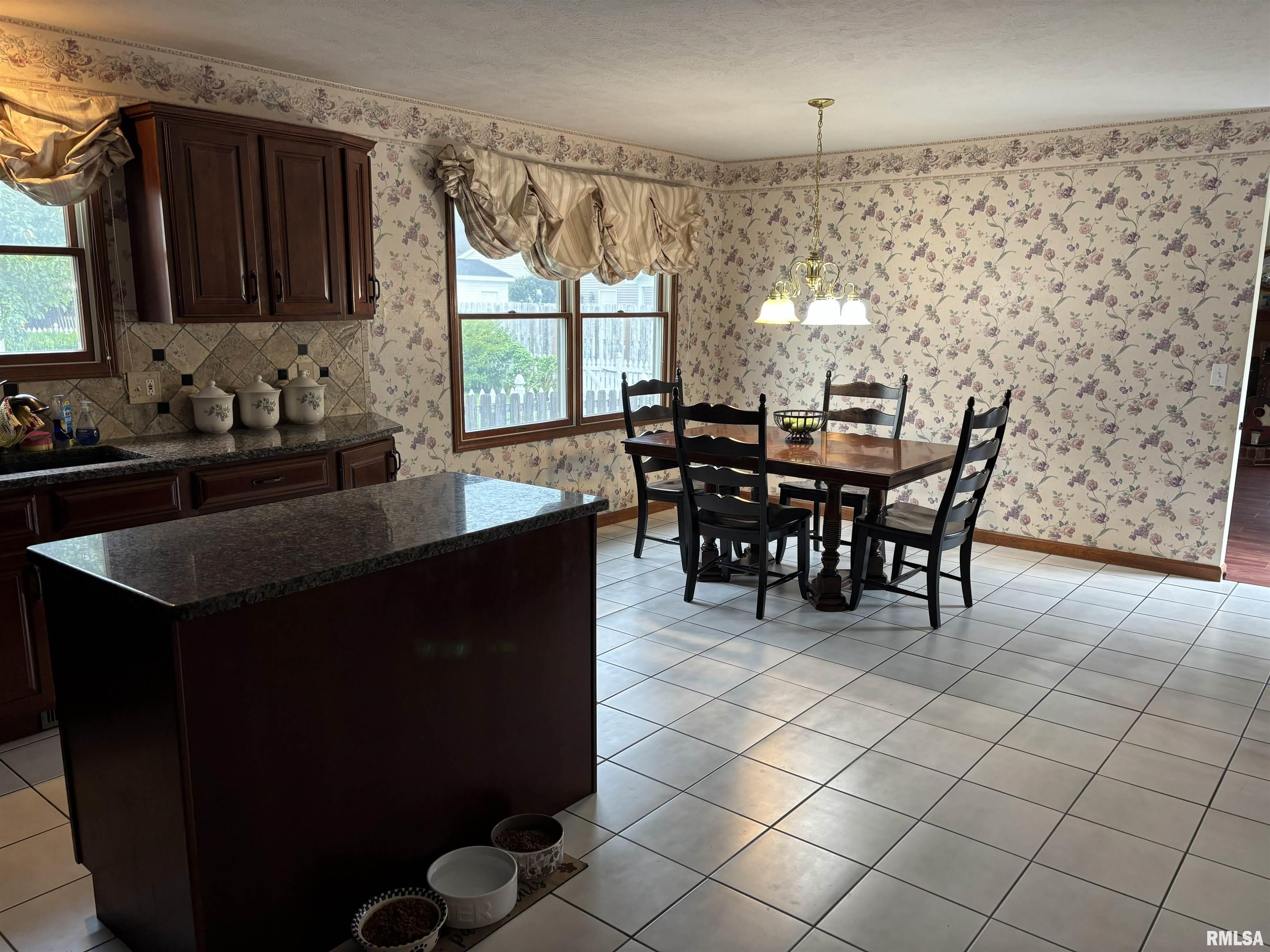 3016 Sequoia Drive Springfield, IL 62712 - Photo 4 of 16 Gallery Image 4
