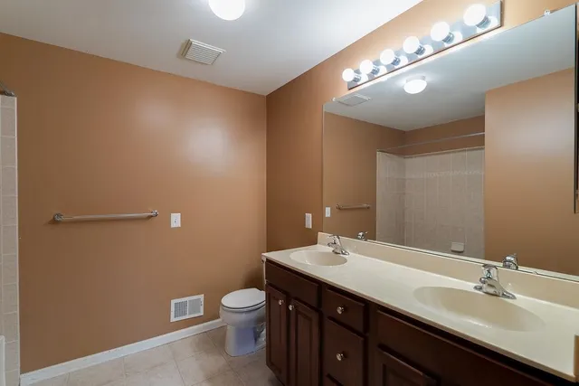 $3,000 | 6 Carpenter Court, Jersey City, NJ 07305