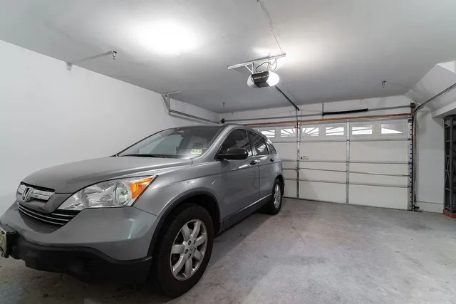 $3,000 | 6 Carpenter Court, Jersey City, NJ 07305