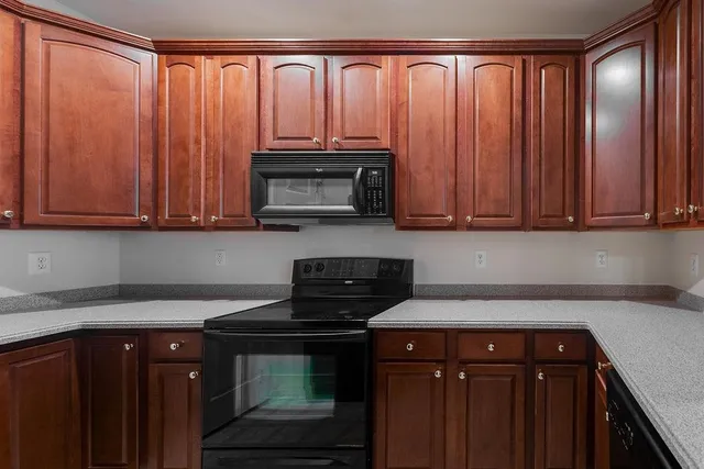 $3,000 | 6 Carpenter Court, Jersey City, NJ 07305