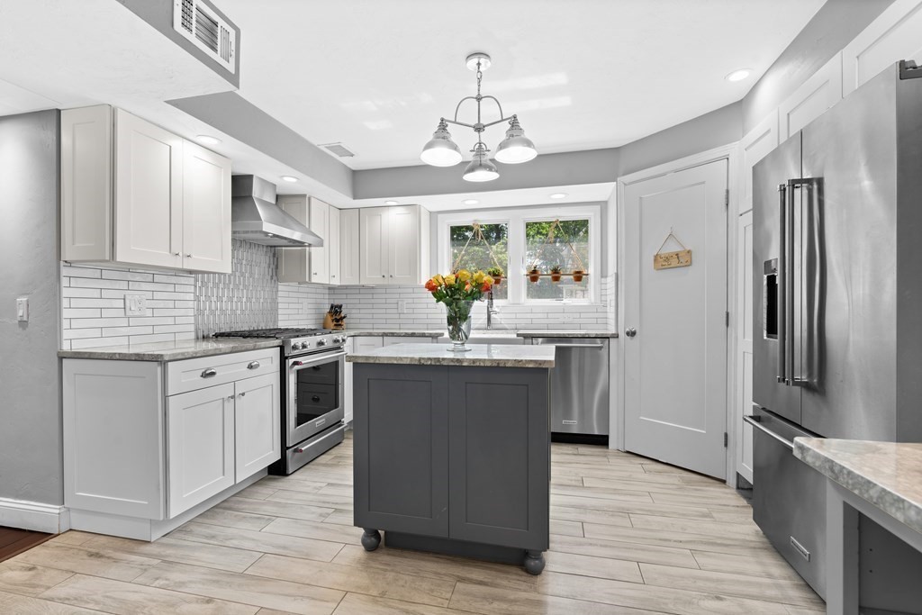 33 Curtis Road Natick, MA 01760 - Photo 3 of 24 Gallery Image 3