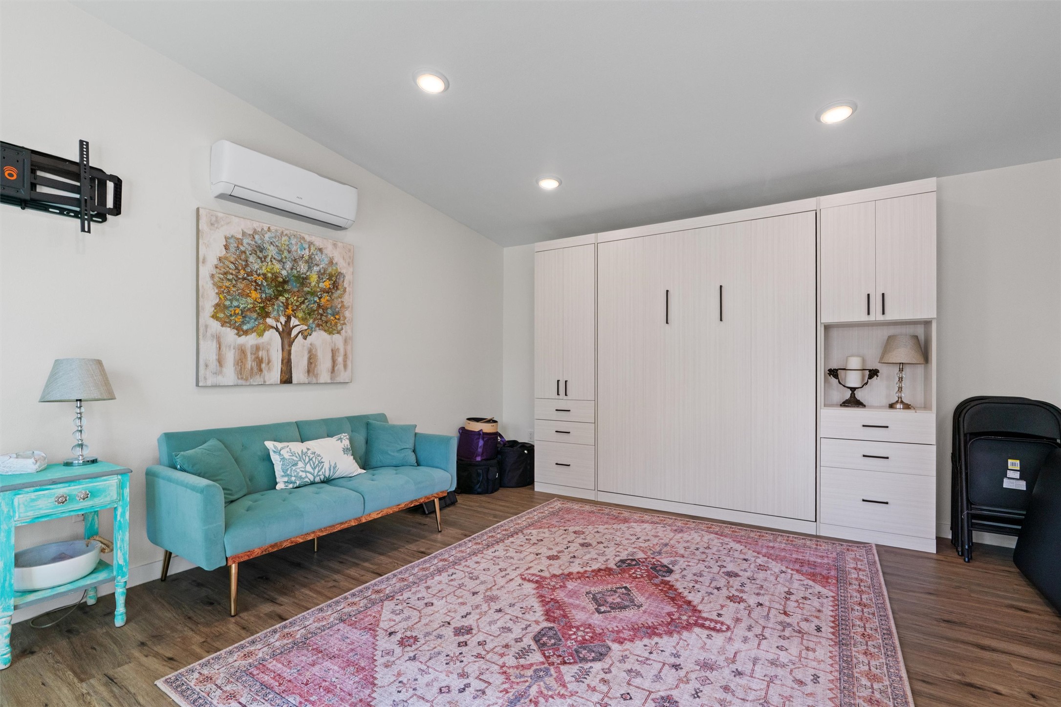 223 East Ridgewood Road Georgetown, TX 78633 - Photo 32 of 40 Detached ADU features a Murphy bed perfect for hosting guests