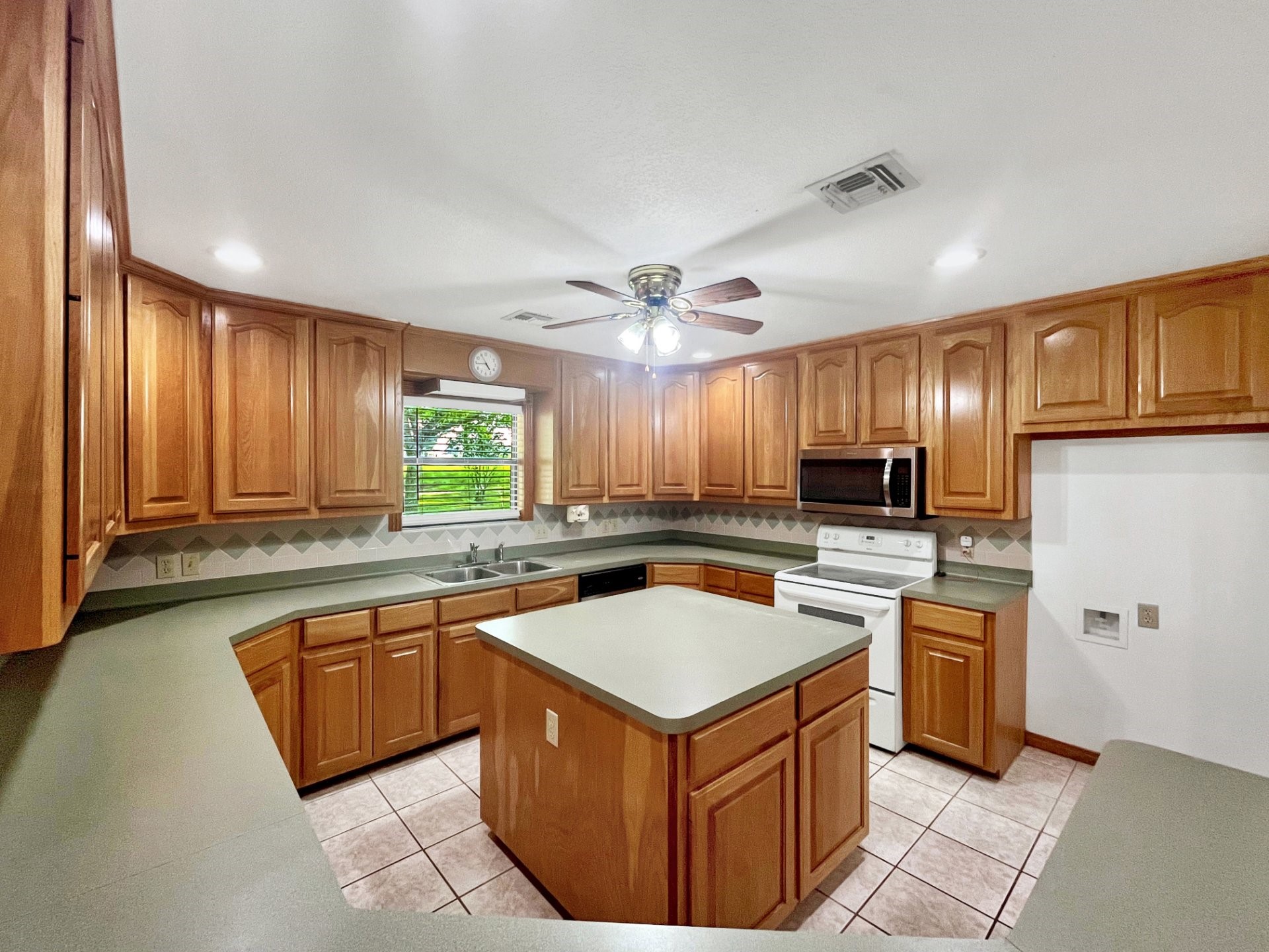 2230 County Road 201 Weimar, TX 78962 - Photo 12 of 30