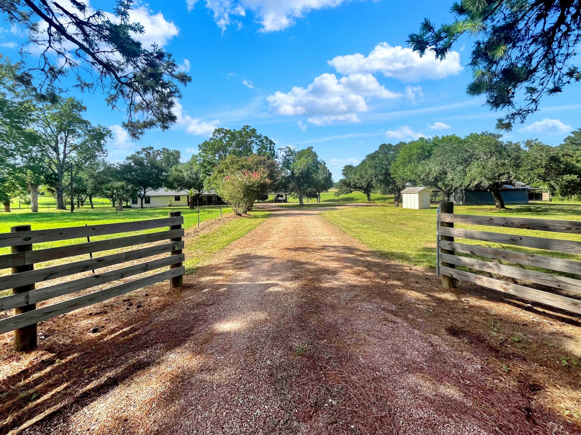 2230 County Road 201 Weimar, TX 78962 - Photo 23 of 30