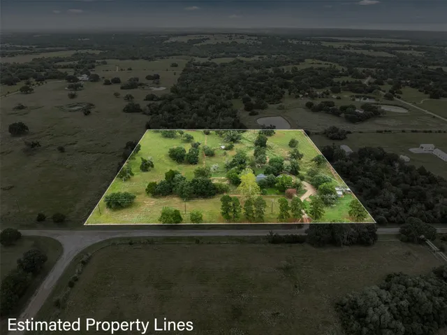 $525,000 | 2230 County Road 201, Weimar, TX 78962