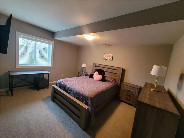 $620,000 | 6549 North Whitetail Way, Parkville, MO 64152