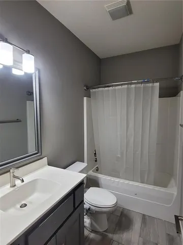 $620,000 | 6549 North Whitetail Way, Parkville, MO 64152