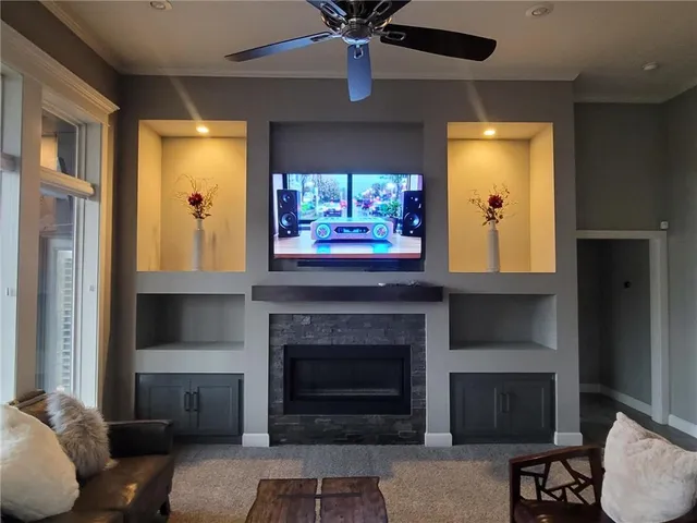 $620,000 | 6549 North Whitetail Way, Parkville, MO 64152