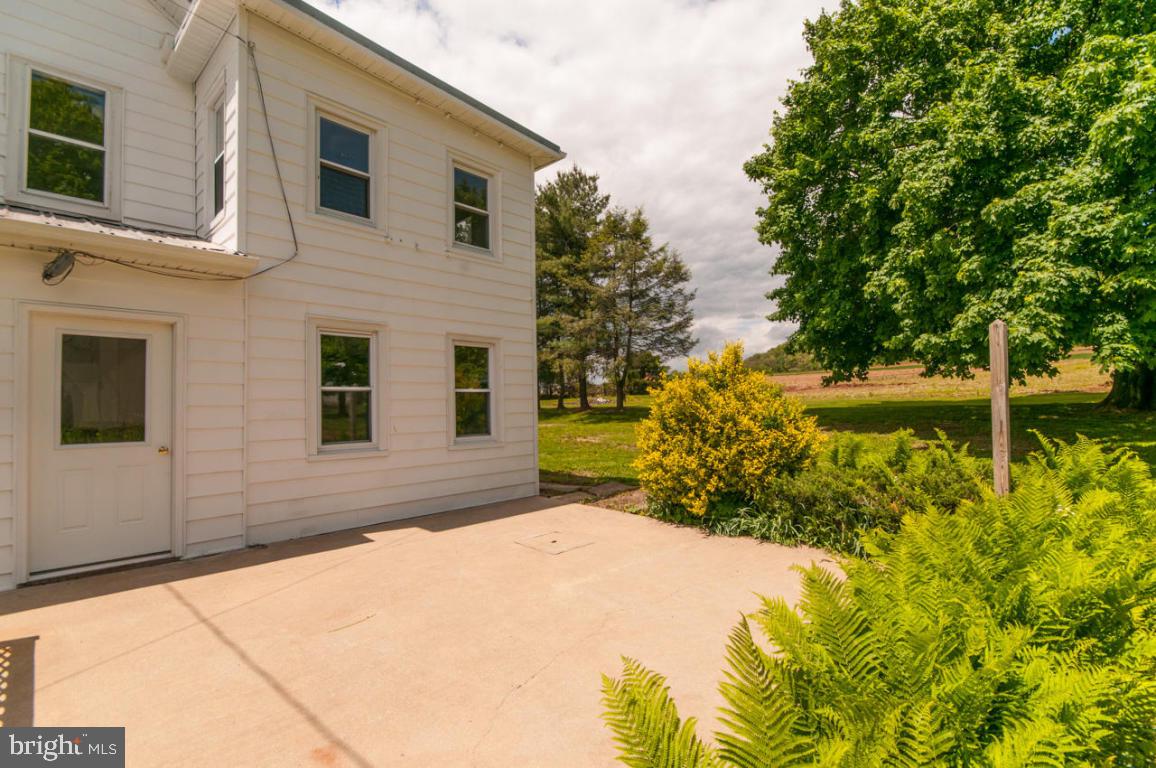 875 Galen Hall Road Reinholds, PA 17569 - Photo 4 of 36 Gallery Image 4