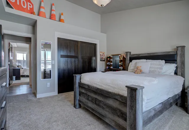 $549,900 | 2911 East Aquamarine Avenue, Appleton, WI 54913