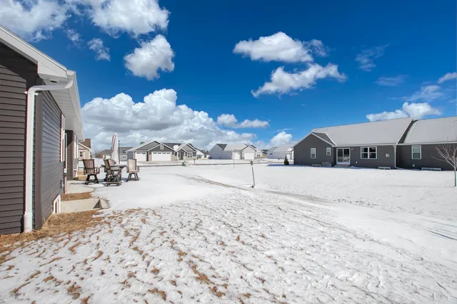 $549,900 | 2911 East Aquamarine Avenue, Appleton, WI 54913