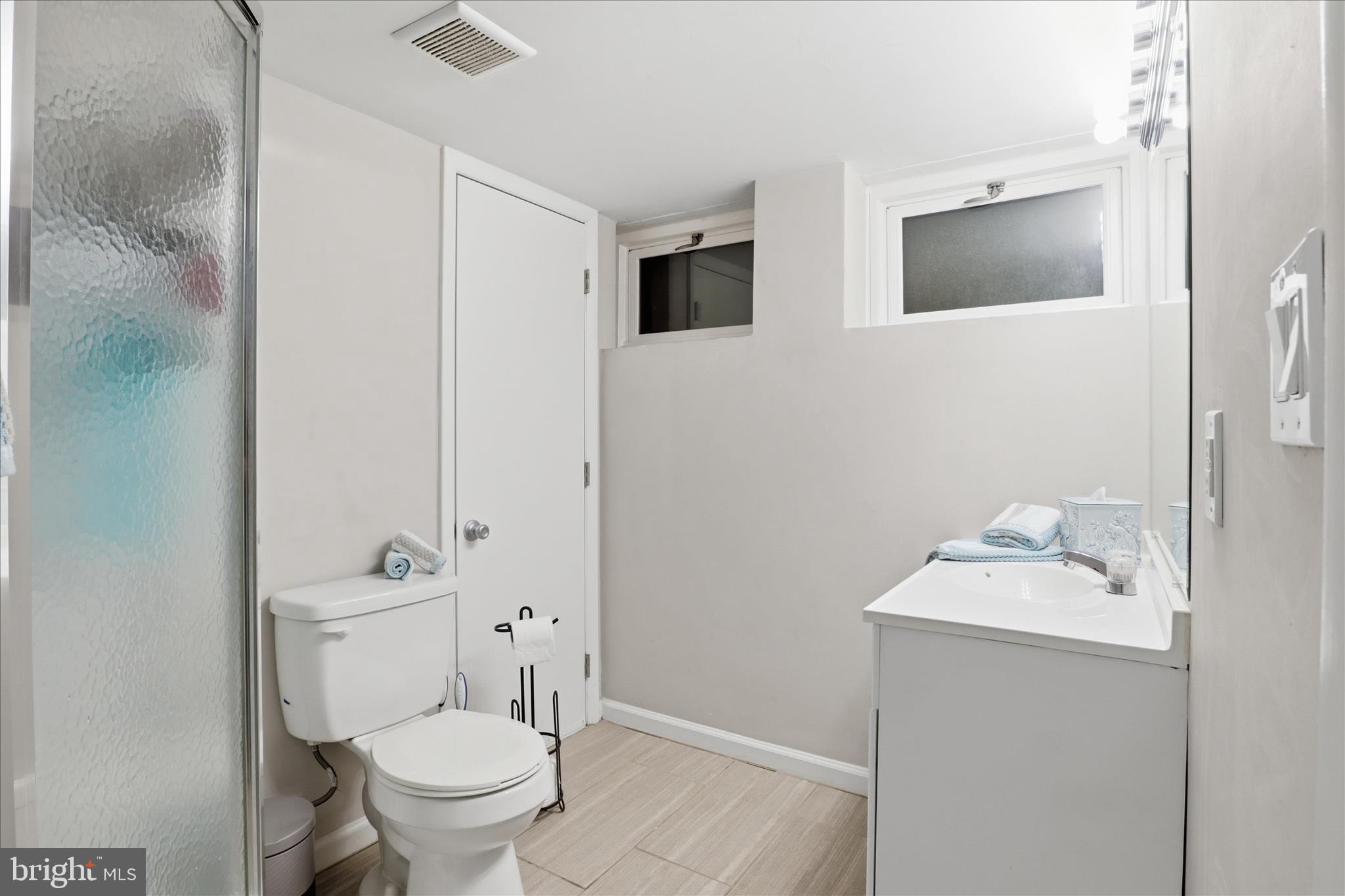 6809 Rolling Road Springfield, VA 22152 - Photo 32 of 50