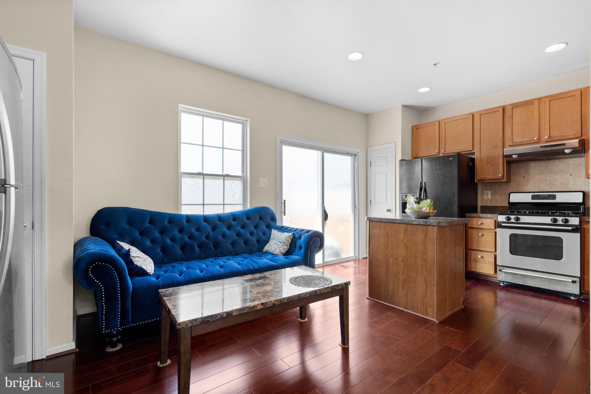 9701 Luguna Road Baltimore, MD 21220 - Photo 7 of 30 Living Area