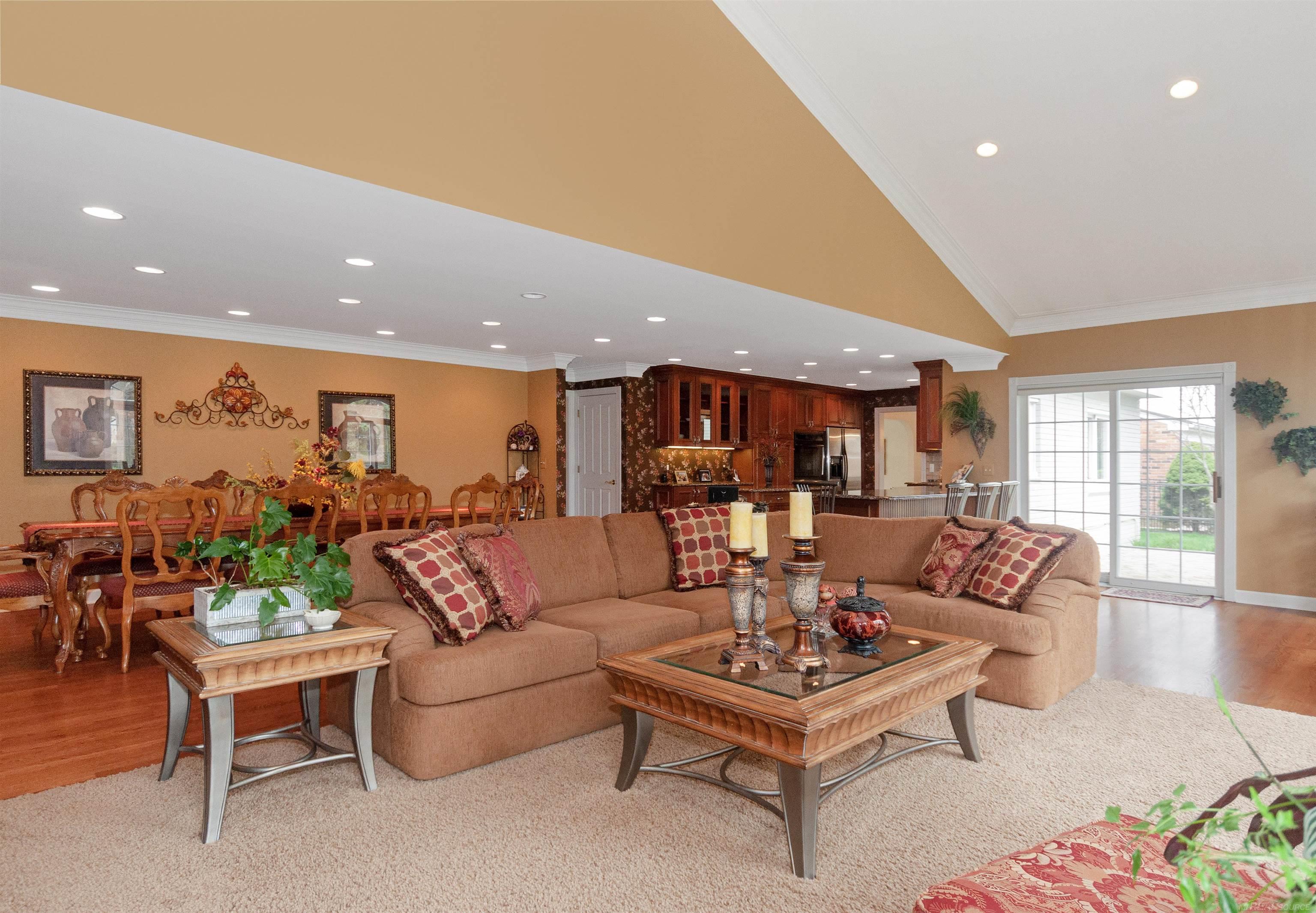1010 Canterbury Road Grosse Pointe, MI 48236 - Photo 29 of 65 50108159-28.JPG