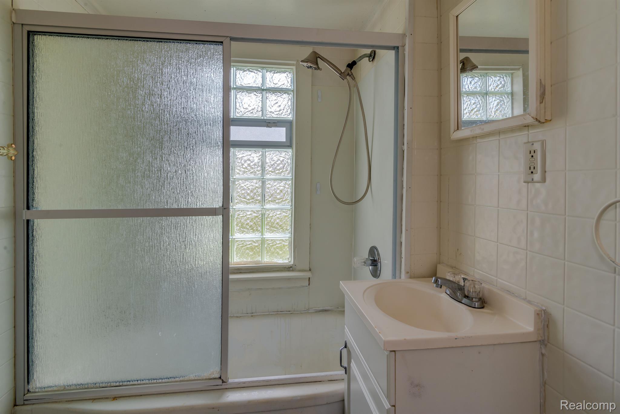 17610 12 Mile Road Roseville, MI 48066 - Photo 12 of 18 Gallery Image 12