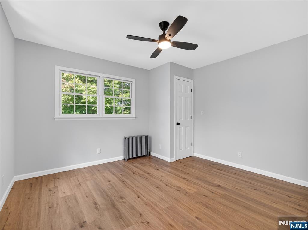 538 Coolidge Place Paramus, NJ 07652 - Photo 25 of 42