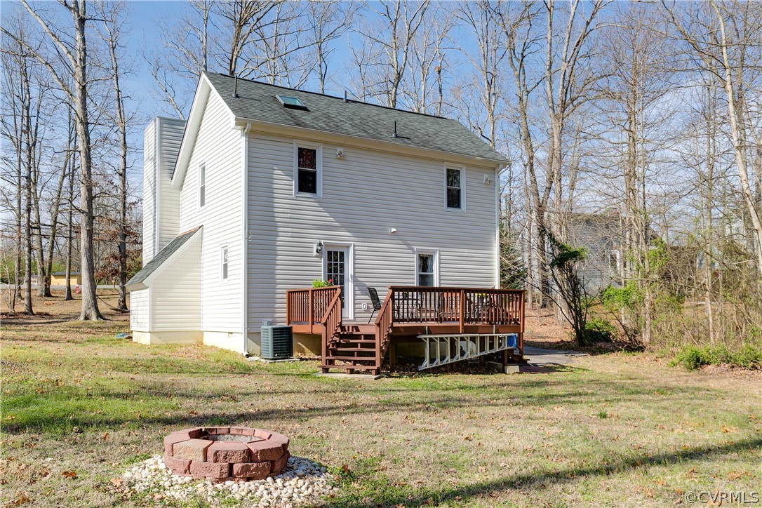 13835 Happy Hill Road Chester, VA 23831 - Photo 30 of 35 a view of a house with a yard