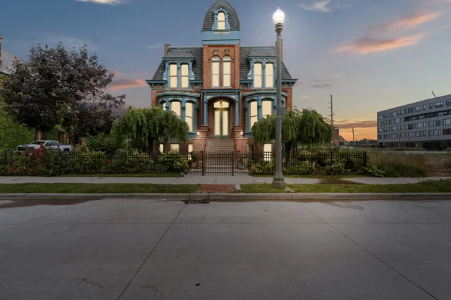 $2,650 | 291 Edmund Place, Unit 3, Detroit, MI 48201