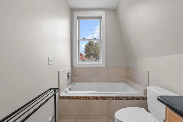 $2,650 | 291 Edmund Place, Unit 3, Detroit, MI 48201