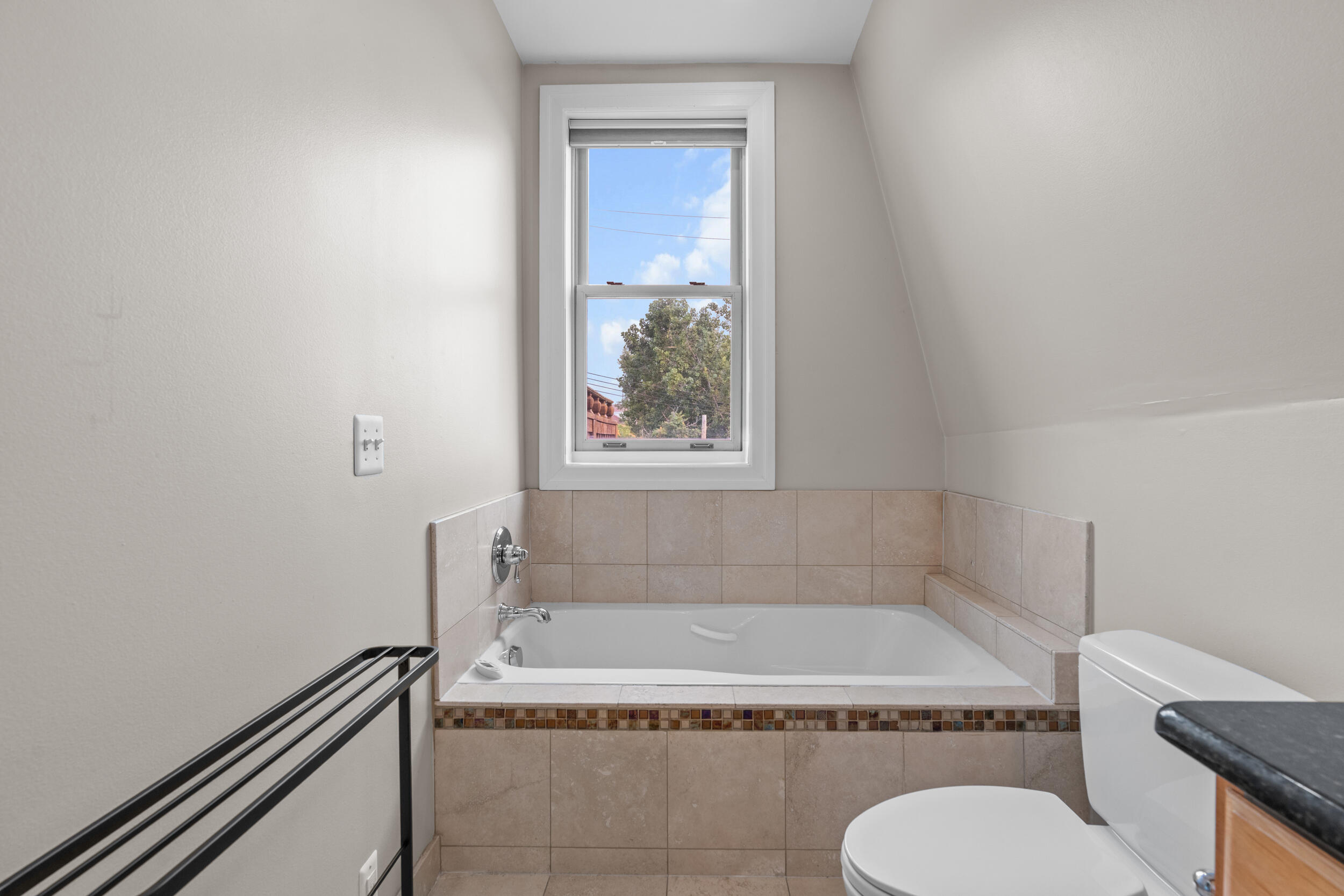 291 Edmund Place, Unit 3 Detroit, MI 48201 - Photo 13 of 23 103