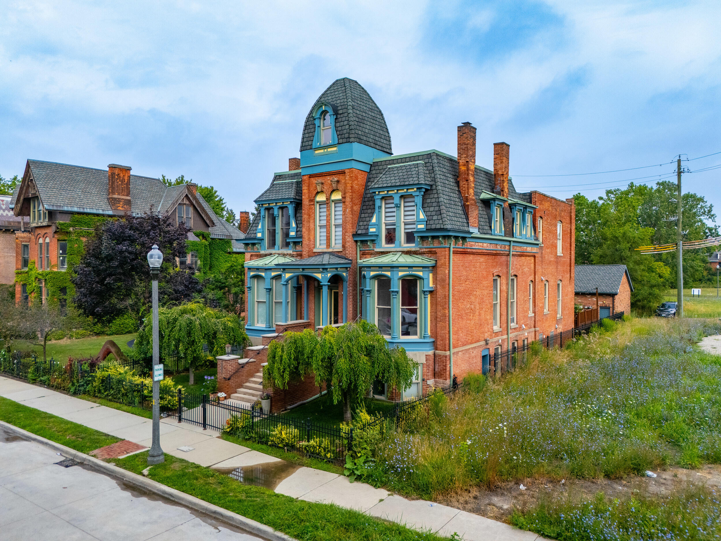 291 Edmund Place, Unit 3 Detroit, MI 48201 - Photo 20 of 23 drone-1