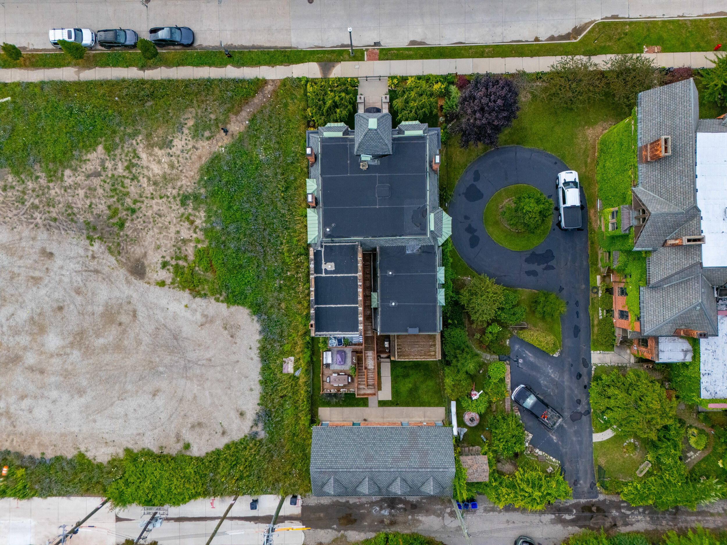 291 Edmund Place, Unit 3 Detroit, MI 48201 - Photo 21 of 23 drone-5