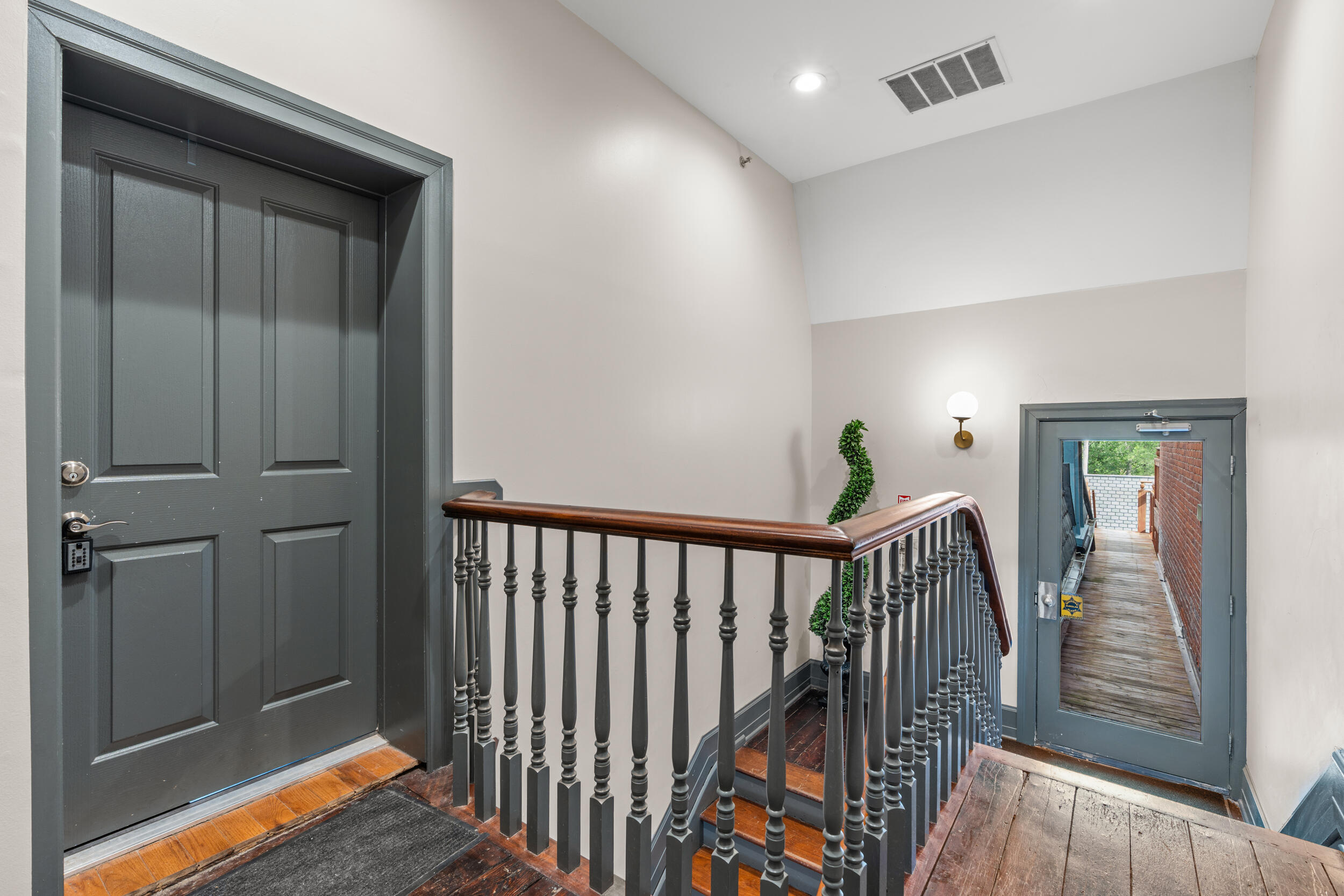 291 Edmund Place, Unit 3 Detroit, MI 48201 - Photo 5 of 23 023