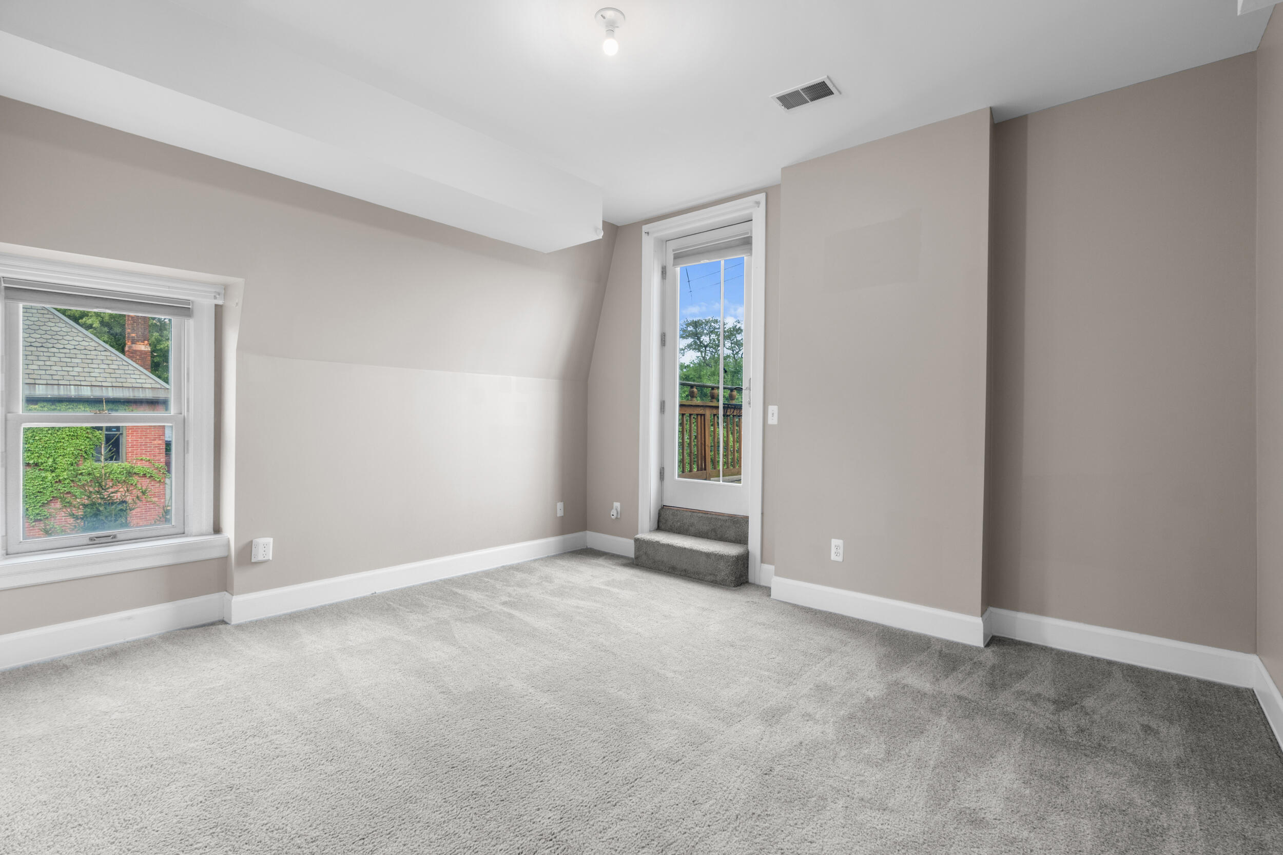 291 Edmund Place, Unit 3 Detroit, MI 48201 - Photo 10 of 23 088