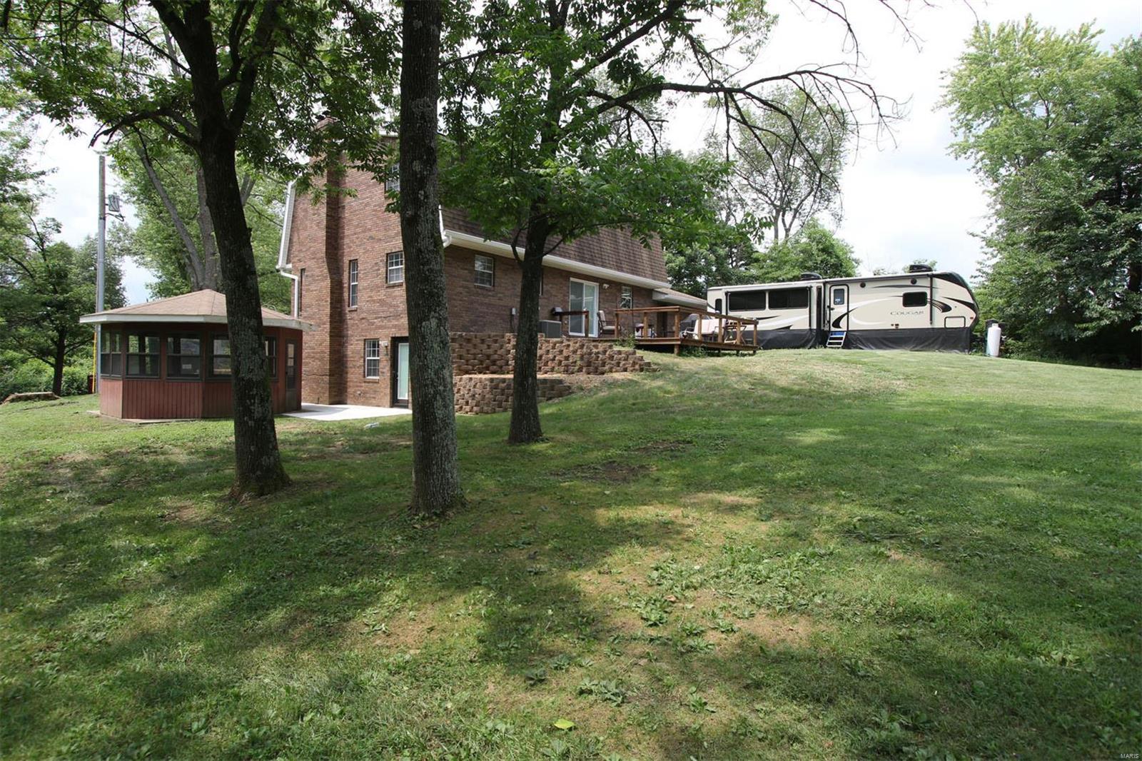 672 Troy O'Fallon Road Troy, IL 62294 - Photo 9 of 48