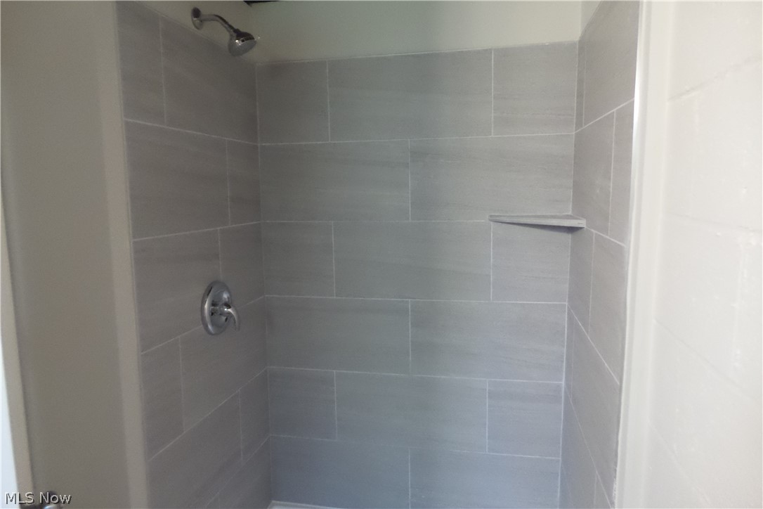 4963 Mayfield Road Cleveland, OH 44124 - Photo 12 of 13 Gallery Image 12