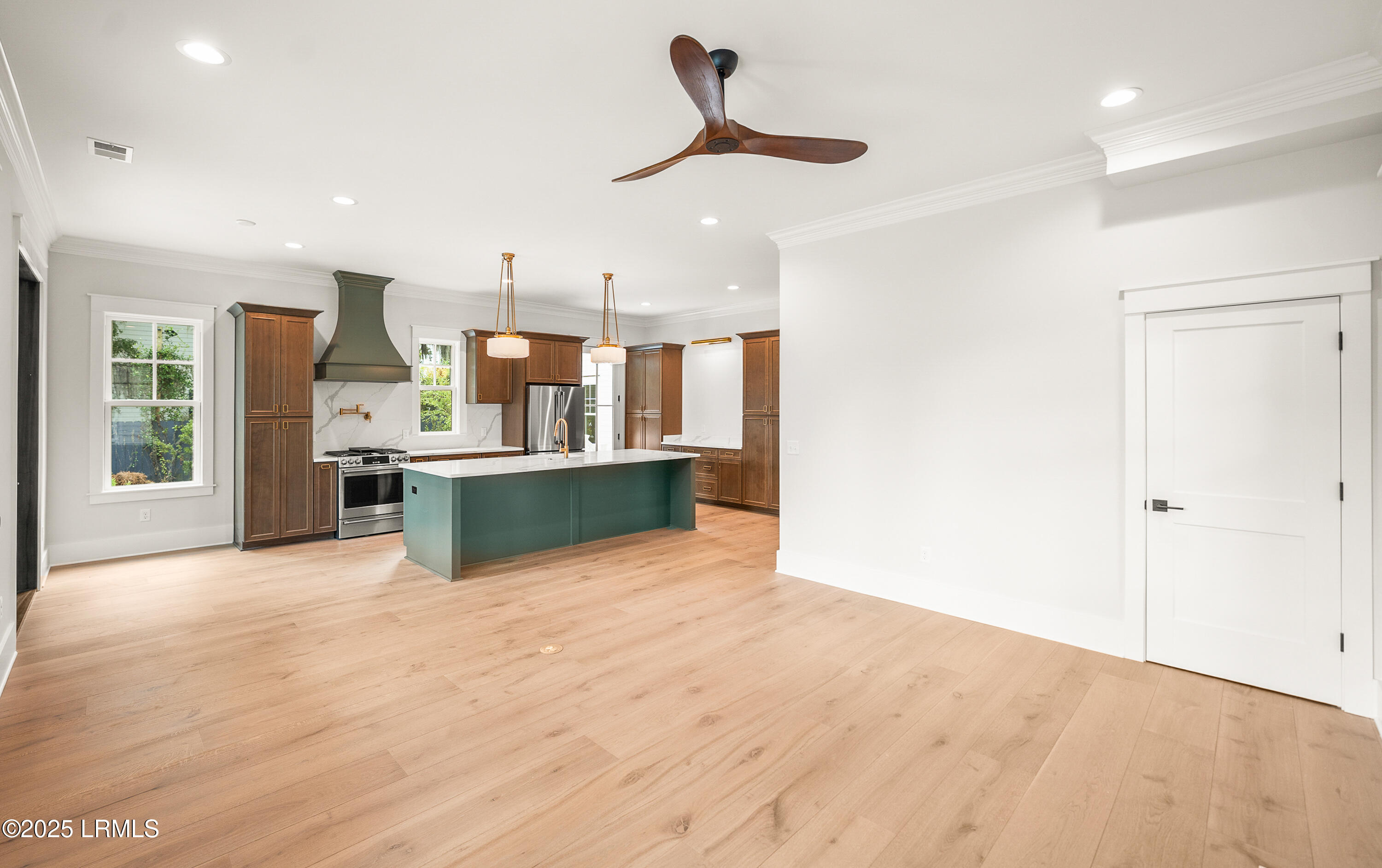 902 Harrington Street Beaufort, SC 29902 - Photo 11 of 35 DSC00841