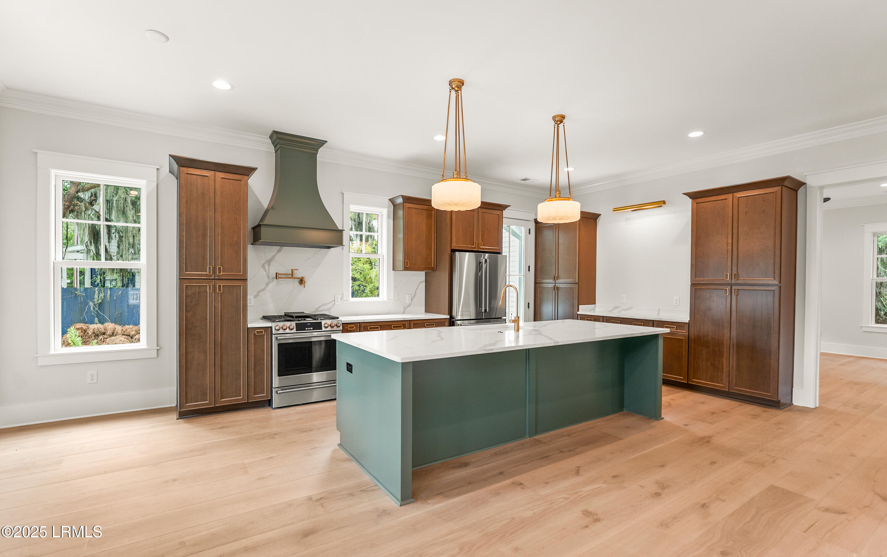 902 Harrington Street Beaufort, SC 29902 - Photo 6 of 35 DSC00864