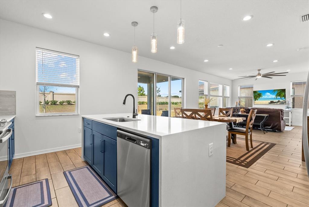 8330 Abalone Loop Palmetto, FL 34221 - Photo 16 of 37