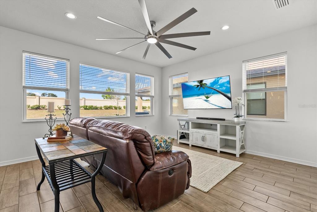 8330 Abalone Loop Palmetto, FL 34221 - Photo 20 of 37