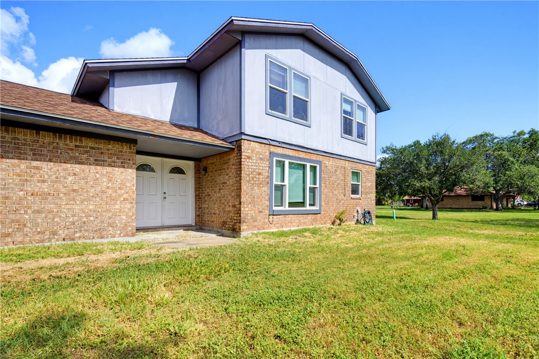106 Adkins Road Refugio, TX 78377 - Photo 2 of 38