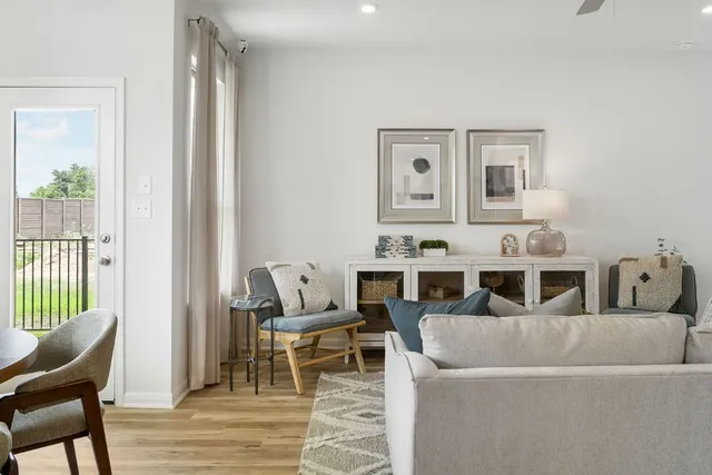 $323,998 | 20604 A Haygrazer Way, Pflugerville, TX 78660