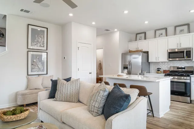 $323,998 | 20604 A Haygrazer Way, Pflugerville, TX 78660