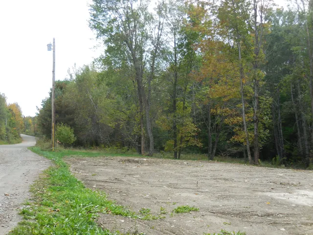 $48,000 | 48 Hart Street, Newport, ME 04953