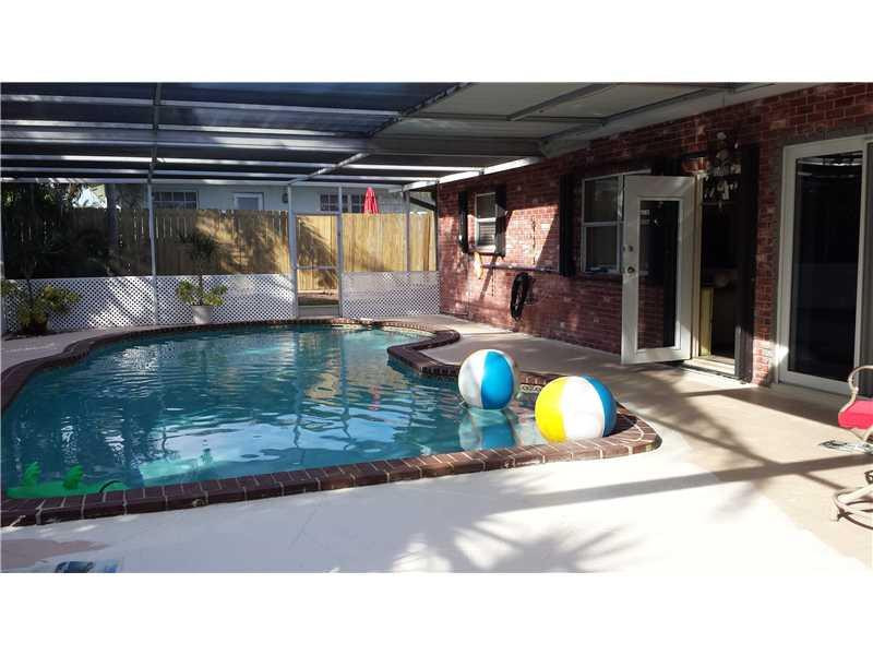 1960 Northeast 30th Court Lighthouse Point, FL 33064 - Photo 13 of 14 Pool