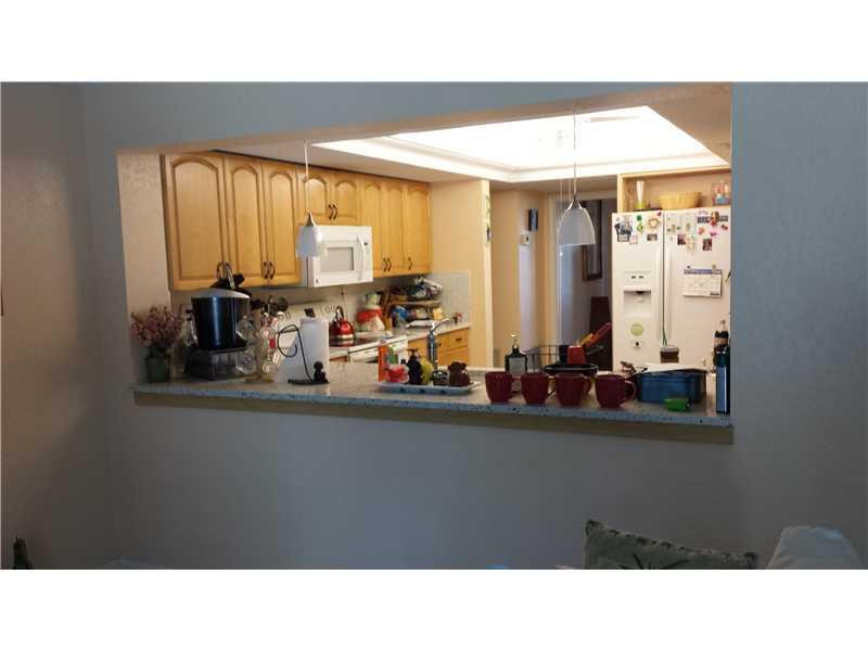 1960 Northeast 30th Court Lighthouse Point, FL 33064 - Photo 6 of 14 Kitchen