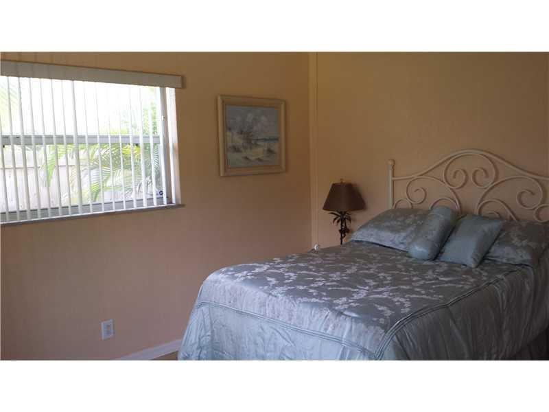 1960 Northeast 30th Court Lighthouse Point, FL 33064 - Photo 10 of 14 Bedroom
