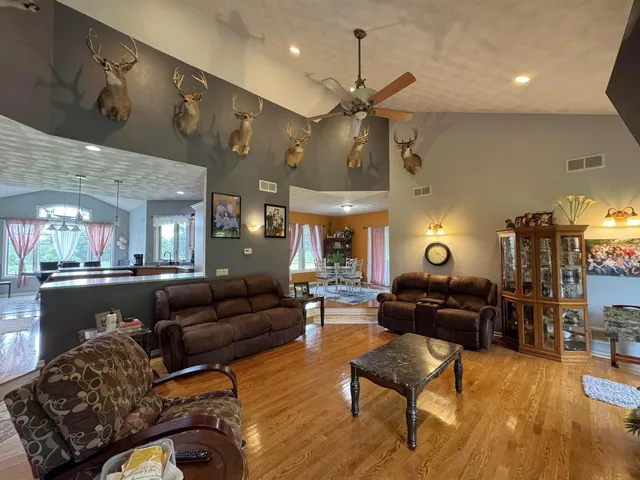 $629,900 | W6430 Patterson Road, Monroe, WI 53566