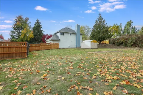 a picture of a wall with a white and white photo