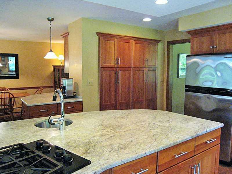 57 Curtis Road Yarmouth, ME 04096 - Photo 13 of 35 Kitchen.